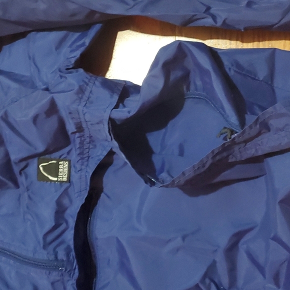 Rain coat - Picture 3 of 3